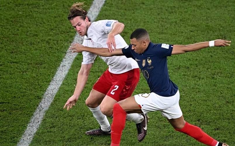 姆巴佩绝杀法国2-1丹麦提前出线