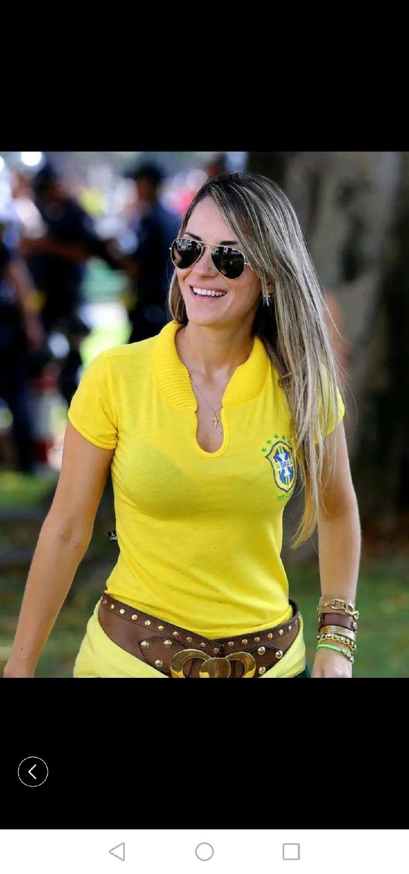巴西足球美女